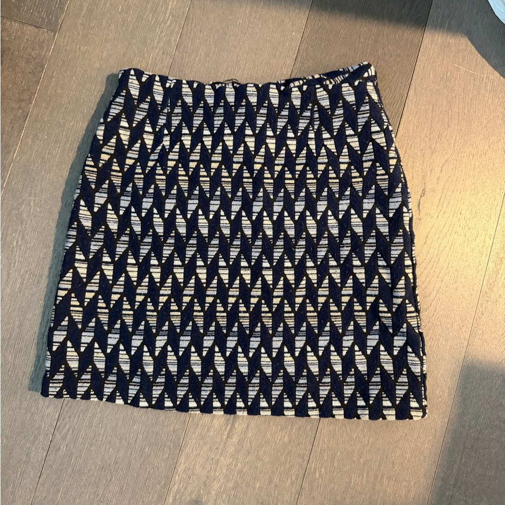 Geometric Patterned mini Skirt